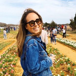 Meet your Posher, Raegan